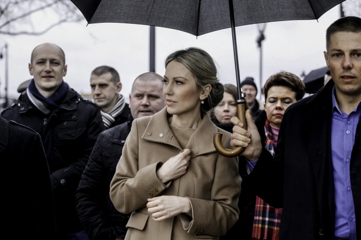 "Będę walczyła o zwiększenie kwoty wolnej od podatku. Na przykład w Hiszpanii w przeliczeniu na złotówki to jest 70 tys. rocznie, w Polsce to jest 3,5 tys. Ja uważam, że podniesienie tej kwoty do 20 tys. zł rocznie pomoże emerytom, pomoże najbiedniejszym" powiedziała Magdalena Ogórek, kandydatka Sojuszu Lewicy Demokratycznej na prezydenta podczas spotkania w Kielcach. Mówiła też o planach "uwolnienia energii przedsiębiorców".