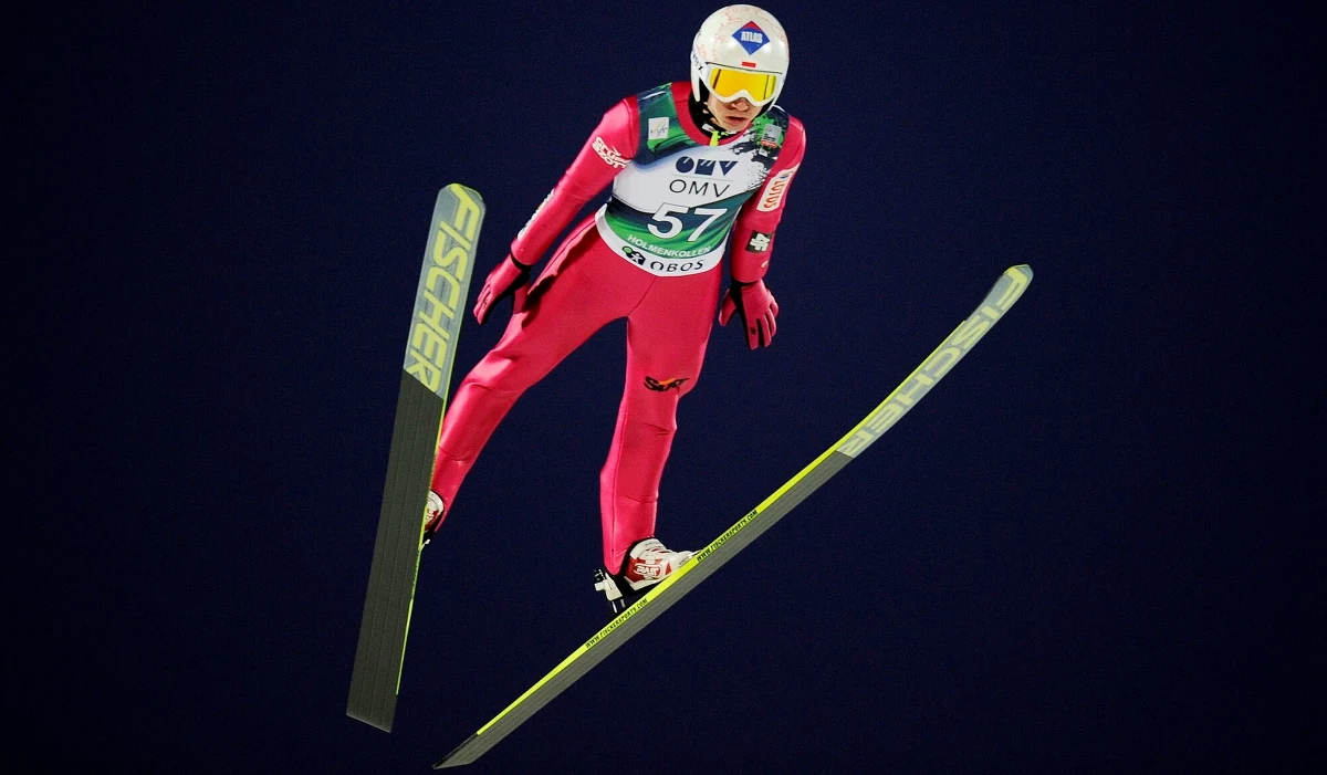 5. miejsce zajął Kamil Stoch, a 6. Piotr Żyła w sobotnich zawodach Pucharu Świata w skokach narciarskich w norweskim Oslo. W przypadku pierwszego pozostaje niedosyt, w przypadku drugiego - to najlepszy występ w tym sezonie. Zawody wygrał lider klasyfikacji generalnej Niemiec Severin Freund.