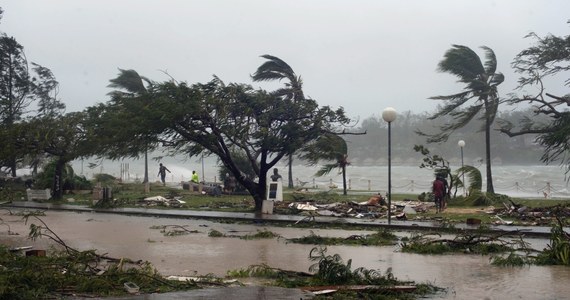 Stan wyjątkowy po ataku cyklonu Pam wprowadziły władze wyspiarskiego państwa Vanuatu na Pacyfiku. Żywioł wyrządził olbrzymie szkody. Według danych ONZ,  liczba ofiar śmiertelnych może sięgać kilkudziesięciu osób.