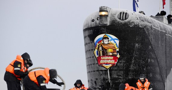 Prezydent Rosji Władimir Putin rozkazał postawienie Floty Północnej i jednostek spadochronowych w stan pełnej gotowości bojowej w ramach rozpoczętych manewrów - poinformował minister obrony Siergiej Szojgu, cytowany przez agencję RIA-Nowosti. 