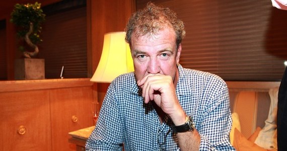 Po incydencie związanym z pobiciem producenta programu "Top Gear", sytuacja Jeremy'ego Clarksona znowu się pogorszyła - informuje brytyjski korespondent RMF FM, Bogdan Frymorgen. Najnowsze, kontrowersyjne uwagi, jakimi prezenter dzieli się z czytelnikami ukazały się w marcowym magazynie poświęconym motoryzacji. Clarkson w ostrych słowach ocenia tam londyńskich taksówkarzy.