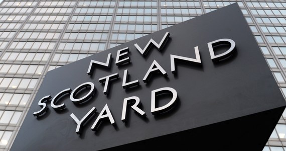 Skandal z udziałem Scotland Yardu. Jak wynika z ustaleń brytyjskiej telewizji BBC, londyńska policja tuszowała pedofilię wśród polityków. BBC odtworzyła przebieg dochodzenia w sprawie posła do parlamentu Cyrila Smitha, który ponad 30 lat temu został aresztowany podczas orgii z nieletnimi. Doszło do tego w mieszkaniu, które znajdowało się nieopodal brytyjskiego parlamentu. 