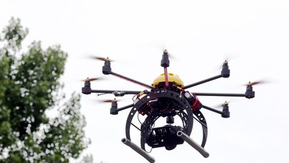 Będą ograniczenia w lataniu dronami