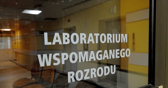 Nie będzie dodatkowego konkursu dla klinik in vitro. Po zamknięciu laboratorium w Policach minister zdrowia zdecydował, że niewykorzystane w tym ośrodku pieniądze z rządowego programu refundacji in vitro trafią tam, gdzie przeniosą się pacjenci - dowiedziała się reporterka RMF FM.