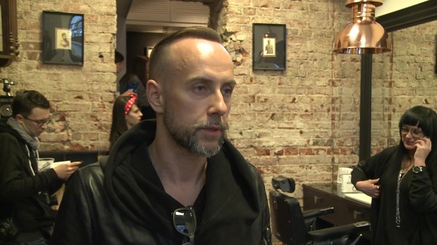 Cała ta sytuacja miała kafkowski charakter – podsumowuje Adam Darski "Nergal" zakończony po sześciu latach proces o obrazę uczuć religijnych. W marcu 2015 roku Sąd Najwyższy ostatecznie uznał lidera grupy Behemoth za niewinnego. Muzyk podkreśla, że był już bardzo zmęczony i zdołowany, a teraz może wreszcie zacząć nowy etap. Przyznaje też, że w ciągu minionych lat otrzymał bardzo dużo wsparcia, także ze strony katolików.  


- To jest sympatyczne, że nawet po drugiej stronie barykady są ludzie (przynajmniej na to liczę), z którymi naszym wspólnym mianownikiem będzie zdrowy rozsądek; że to, iż różnimy się jakimiś koncepcjami i filozofiami życiowymi, nie zmienia faktu, że możemy sobie podawać ręce, porozmawiać, dyskutować, niekoniecznie od razu obrażać i obruszać się z byle powodu. Rozróżniamy też to czym jest scena, czym jest metafora, czym jest ulica, czym jest rozmowa i tak dalej - mówi artysta.