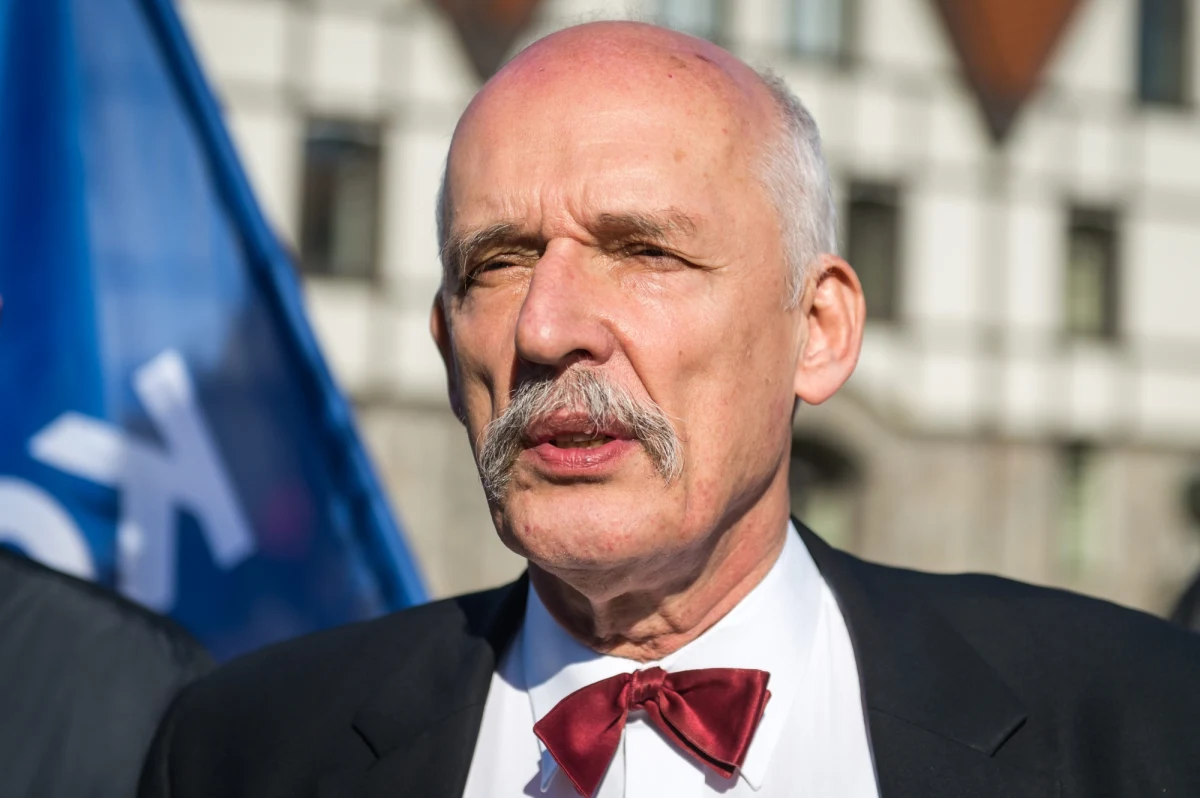 "Nie może być tak, żeby żołnierze, którzy wykonują rozkazy byli potem skazywani. Jako prezydent, a nie tylko zwierzchnik Sił Zbrojnych, ułaskawię ich natychmiast” – tak kandydat na prezydenta Janusz Korwin-Mikke odniósł się do wyroku ws. polskich żołnierzy oskarżonych o zbrodnię wojenną w Nangar Khel. „To jest rzecz niedopuszczalna, żeby skazywać ludzi za wykonywanie rozkazów - wszystko jedno jakich. Chyba, że chodziłoby o zarżnięcie z zimną krwią jeńca - wtedy musiałby być rozkaz na piśmie" – dodał. 