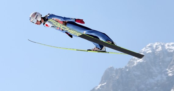 Kamil Stoch i Piotr Żyła wystartują dziś w kończącym sezon konkursie Pucharu Świata w skokach narciarskich na mamucim obiekcie w Planicy. Wystąpi tylko 30 najlepszych zawodników w klasyfikacji lotów po pięciu zawodach.