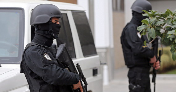 Premier Tunezji Habib Essid zwolnił sześciu dowódców policji po środowym ataku na Muzeum Bardo w Tunisie - poinformował rzecznik rządu. W zamachu zginęło 20 zagranicznych turystów, w tym trzech Polaków, i trzech Tunezyjczyków.