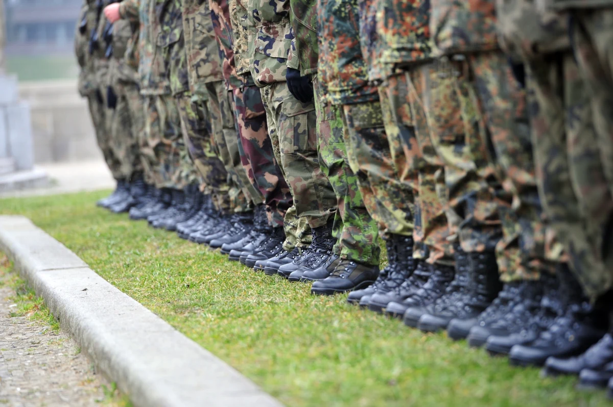 ​Wojsko sprawdza w trybie pilnym na przykładzie wytypowanej jednostki stawiennictwo rezerwistów. MON nie podaje, o którą jednostkę chodzi. Rzecznik resortu  Jacek Sońta podkreślił, że rozpoczęte ćwiczenie stanowi sposób kontroli gotowości mobilizacyjnej i bojowej i "nie należy go wiązać z bieżącymi wydarzeniami polityczno-militarnymi".