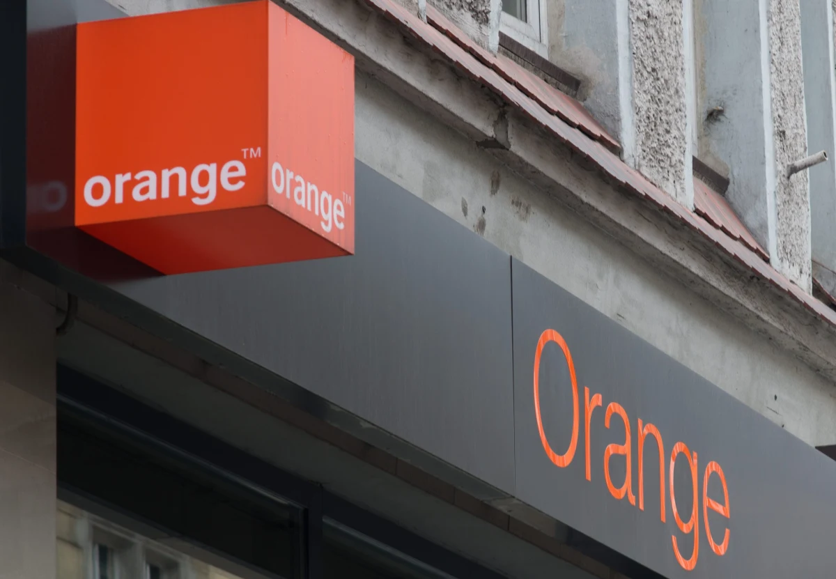 Awaria sieci Orange została usunięta. „Nie działają telefony w Orange”. „Od kilku godzin nie można się nigdzie dodzwonić” - alarmowali nas słuchacze RMF FM. Firma potwierdzała, że w całej Polsce "występują problemy z dostępem do internetu i sieci komórkowej". Teraz mogą to być już tylko problemy lokalne.