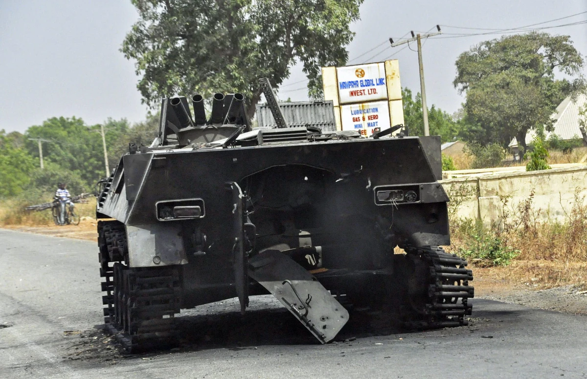 Islamiści z Boko Haram opuszczając Damasak na północy Nigerii porwali ponad 400 kobiet i dzieci. "Zabrali ze sobą 506 młodych kobiet i dzieci. 50 osób zabili, zanim odeszli. Nie wiemy, czy zabili potem resztę" - powiedział agencji Reuters Sulejman Ali, mieszkaniec miasta.  