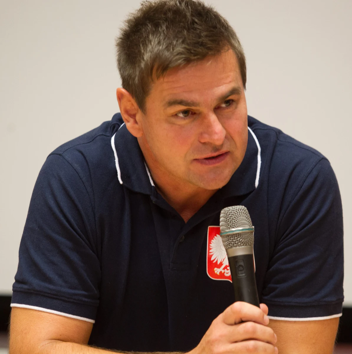 „Ciężko pracujemy i zrobimy wszystko, żeby nie zawieść kibiców” - zapewnia trener hokejowej reprezentacji Polski Jacek Płachta na ostatniej prostej przed MŚ Dywizji IA w Krakowie. Równocześnie tonuje hurraoptymistyczne nastroje i zastrzega, że awans jego drużyny do światowej Elity byłby niespodzianką. „Jeżeli ktoś myśli inaczej, to nie bardzo to rozumiem” - mówi.