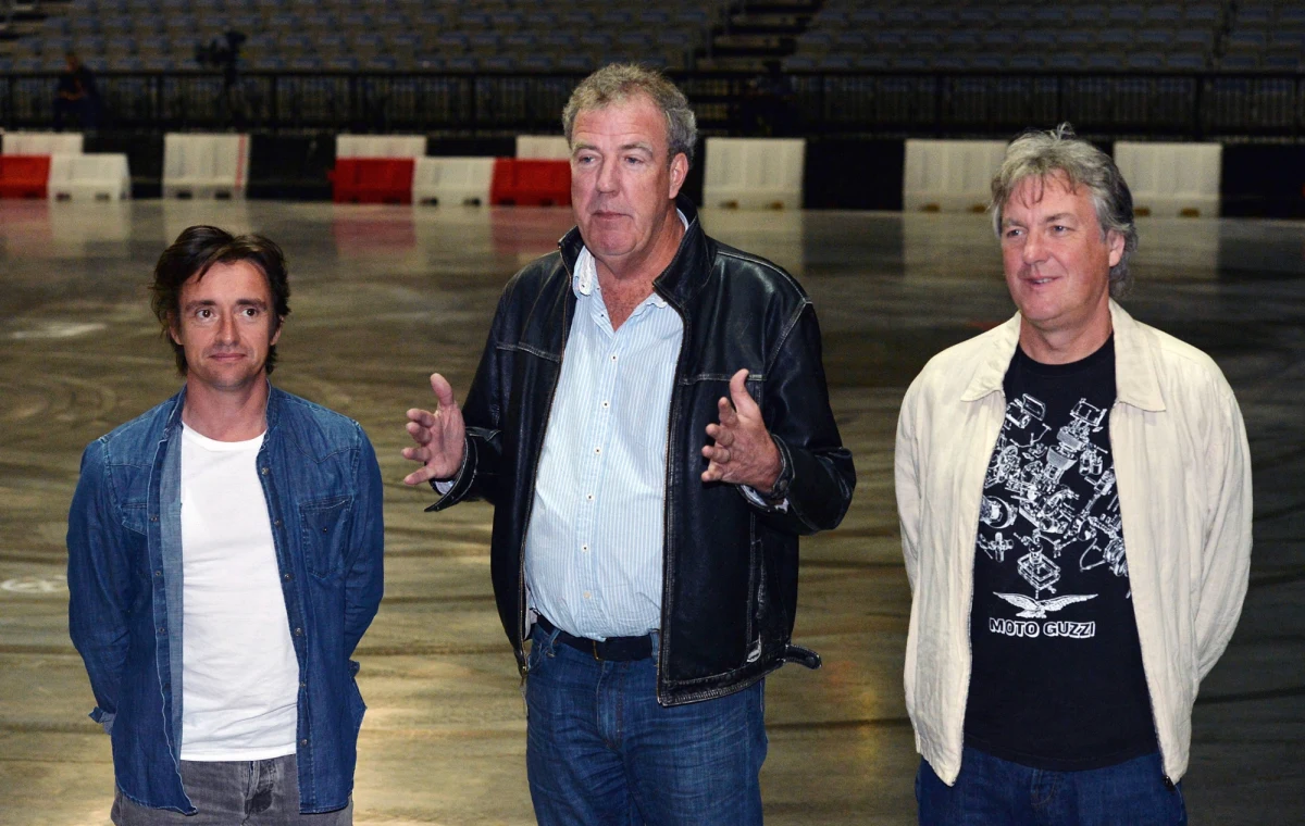 Jeremy Clarkson został wyrzucony z BBC. Dyrekcja korporacji podjęła decyzję po przeprowadzeniu dochodzenia w sprawie incydentu z jego udziałem. Prezenter programu "Top Gear" miał pobić producenta. Po ustaleniu, że Jeremy Clarkson rzeczywiście jest winny, BBC nie mogła postąpić inaczej.
