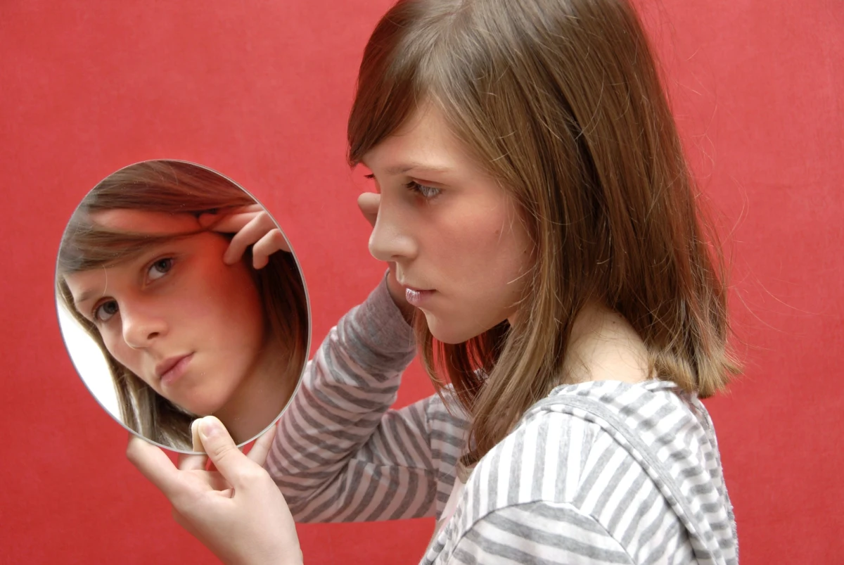 Główny Inspektor Farmaceutyczny zdecydował o wycofaniu z obrotu środka na leczenie trądziku. Decyzji nadano rygor natychmiastowej wykonalności.