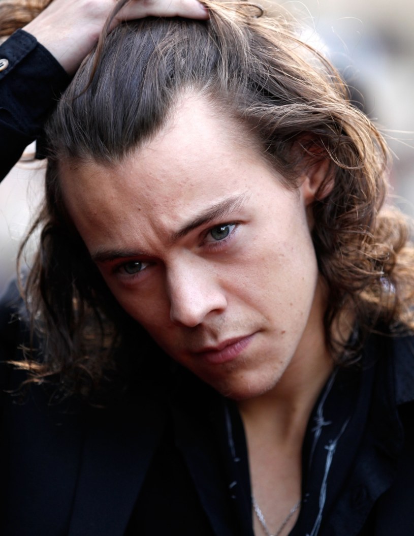 Fani brytyjskiego boysbandu One Direction zarejestrowali moment słabości Harry'ego Stylesa.