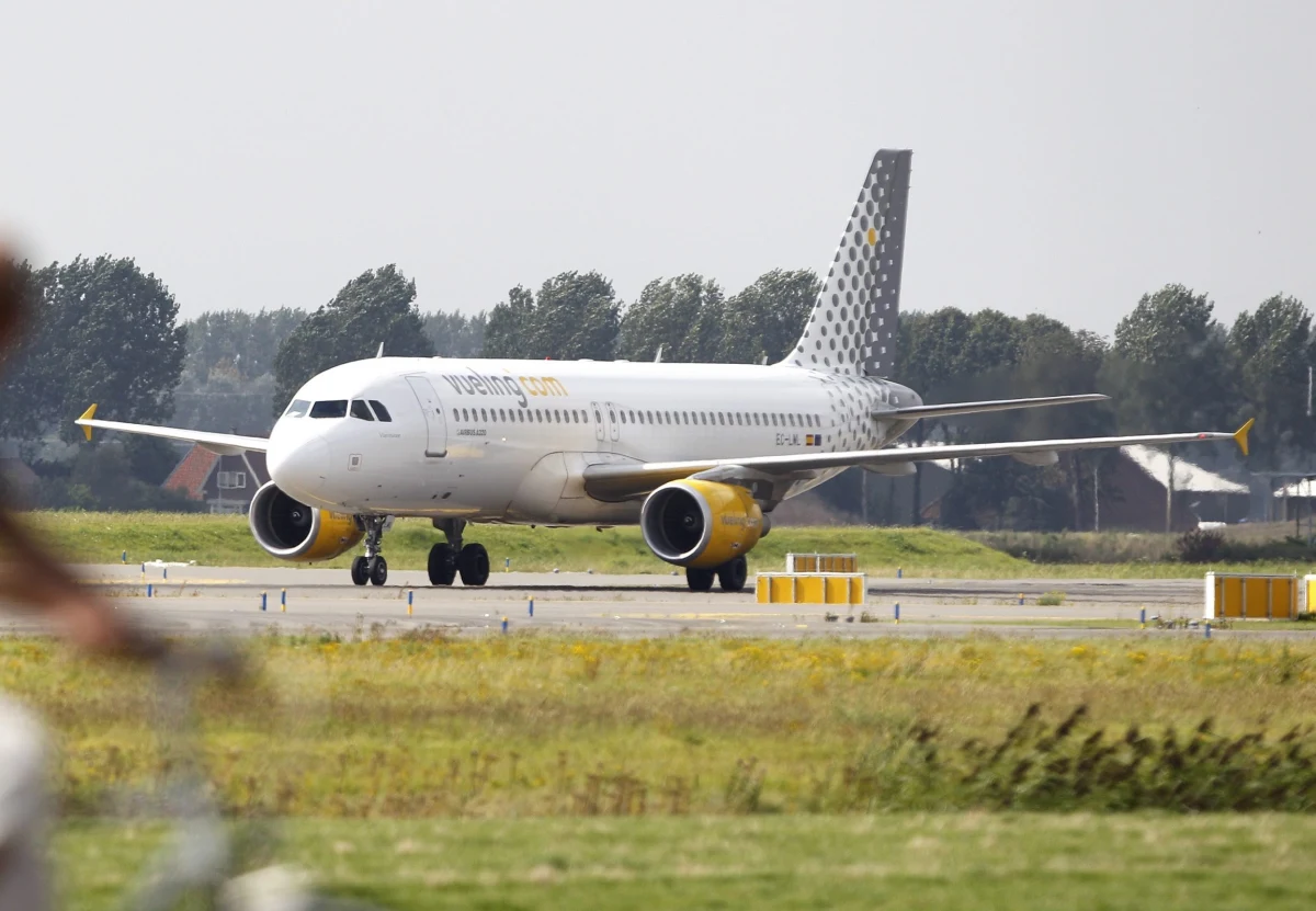 Samolot tanich hiszpańskich linii Vueling po starcie z Barcelony zawrócił, bo pilot wyczuł zapach spalenizny. Chodzi o Airbusa A320, czyli taką samą maszynę jak ta, która rozbiła się we wtorek w Alpach.