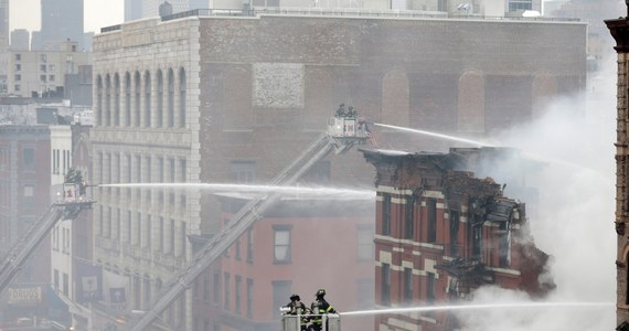 Co najmniej 19 osób zostało rannych w pożarze budynku na nowojorskim Manhattanie. Cztery są w ciężkim stanie. Powodem był prawdopodobnie remont instalacji gazowej. Jedna z kamienic zawaliła się.  