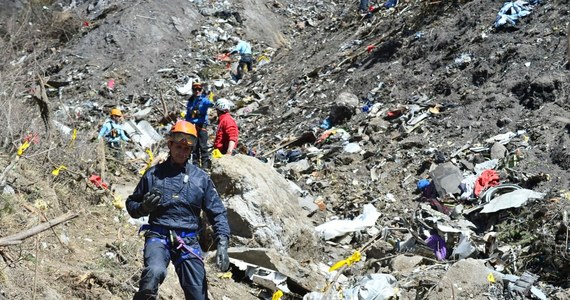 Francuski Krajowy Związek Pilotów Liniowych oskarża paryskich ekspertów, prowadzących dochodzenie w sprawie katastrofy airbusa linii Germanwings, o złamanie tajemnicy śledztwa. Szef tego związku złożył w tej sprawie doniesienie w prokuraturze.