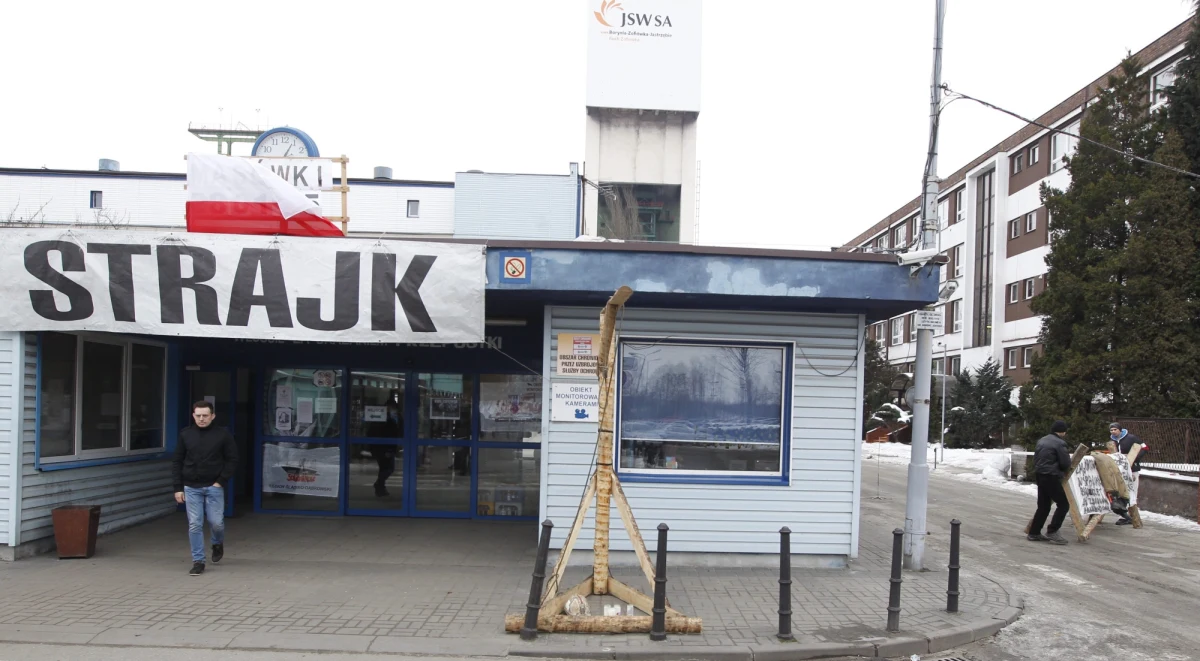 Śląsko-dąbrowska Solidarność złożyła doniesienie do prokuratury w sprawie domniemanej niegospodarności w Jastrzębskiej Spółce Węglowej. To na podstawie tego zawiadomienia katowicka prokuratura apelacyjna rozpoczęła śledztwo.