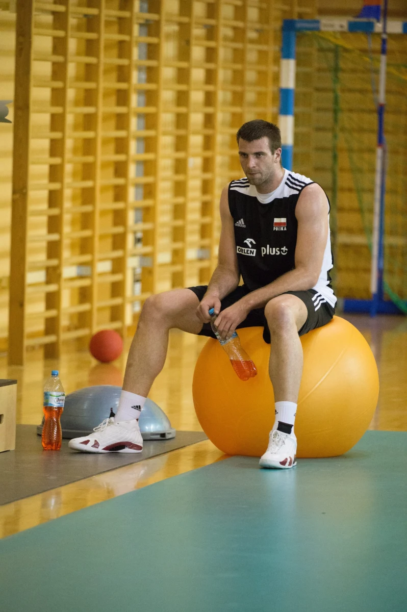 "Najważniejszy transfer: Grzegorz Bociek zdrowy!!" - napisano na Twitterze ZAKSY Kędzierzyn-Koźle. W barwach tego klubu miał występować w tym sezonie siatkarz. Niestety zamiast walki na boisku czekała go walka z chorobą nowotworową. Najważniejsze, że zakończona sukcesem.