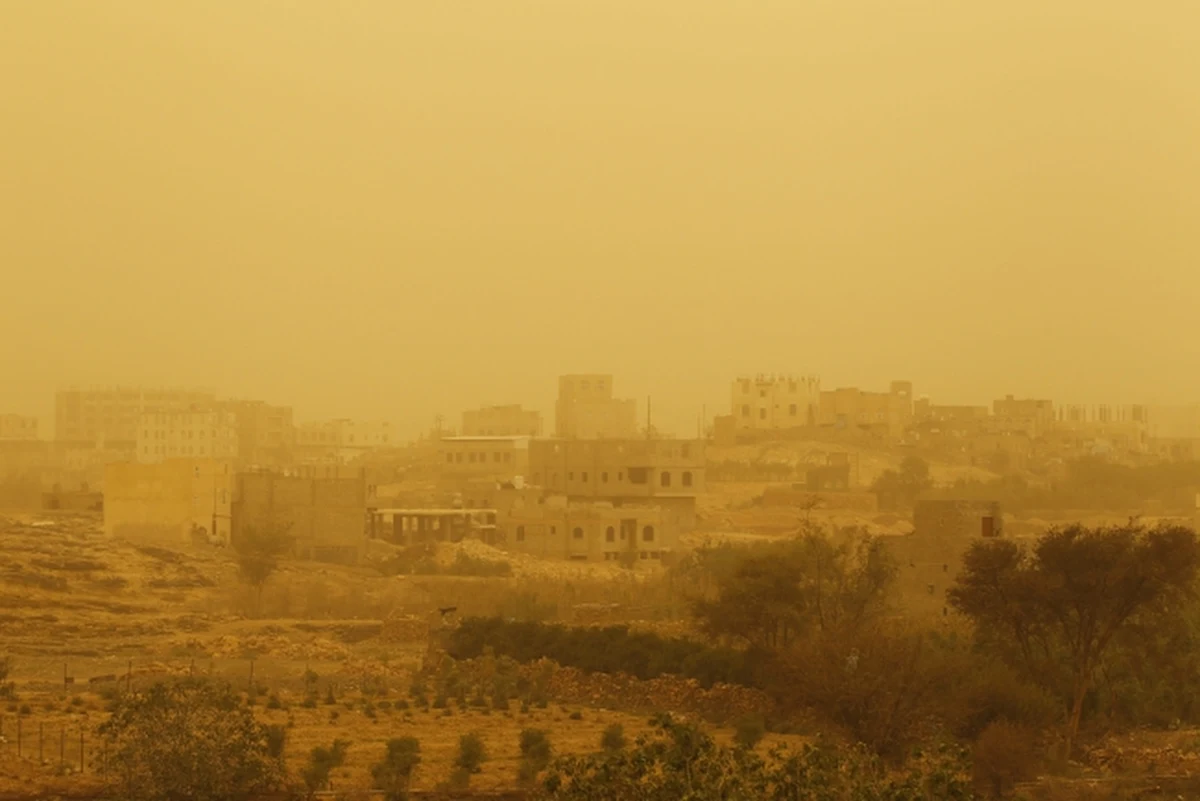 20 Polaków ewakuowanych z Jemenu wylądowało w piątek wieczorem na lotnisku w Warszawie – poinformował resort spraw wewnętrznych. Wszyscy czują się dobrze; MSW i Rządowe Centrum Bezpieczeństwa zapewni im transport do domu. 