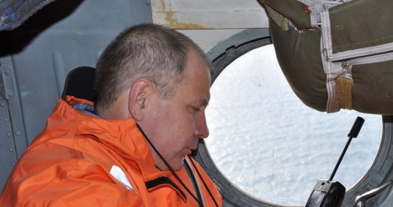 Rosyjskie władze wojskowe zdementowały  doniesienia, że przyczyną czwartkowego zatonięcia rosyjskiego trawlera rybackiego na Morzu Ochockim mogło być jego zderzenie z zanurzonym okrętem podwodnym. Spośród znajdujących się na pokładzie trawlera 132 Rosjan i obywateli innych państw uratowano tylko 63.  