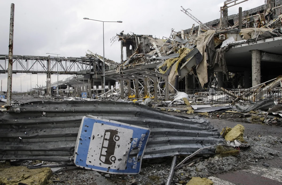 Czterech ukraińskich żołnierzy zginęło na wschodzie kraju, gdy ich pojazd został trafiony pociskiem artyleryjskim wystrzelonym przez prorosyjskich separatystów. Taką informację przekazała miejscowa milicja. Oficjalnie obowiązuje zawieszenie broni. 