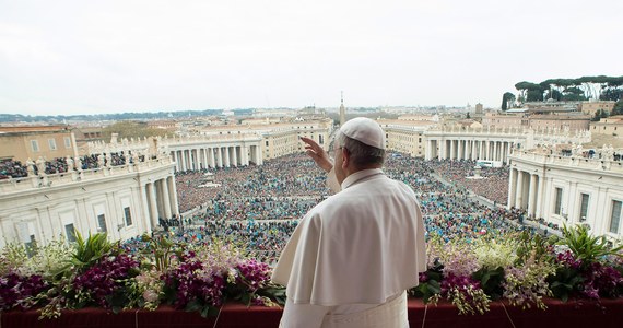 Papież Franciszek zaapelował do wspólnoty międzynarodowej, aby nie była "milcząca i bezczynna" wobec prześladowań chrześcijan na świecie. Wzywał, aby nie odwracać wzroku od ich cierpień. 
