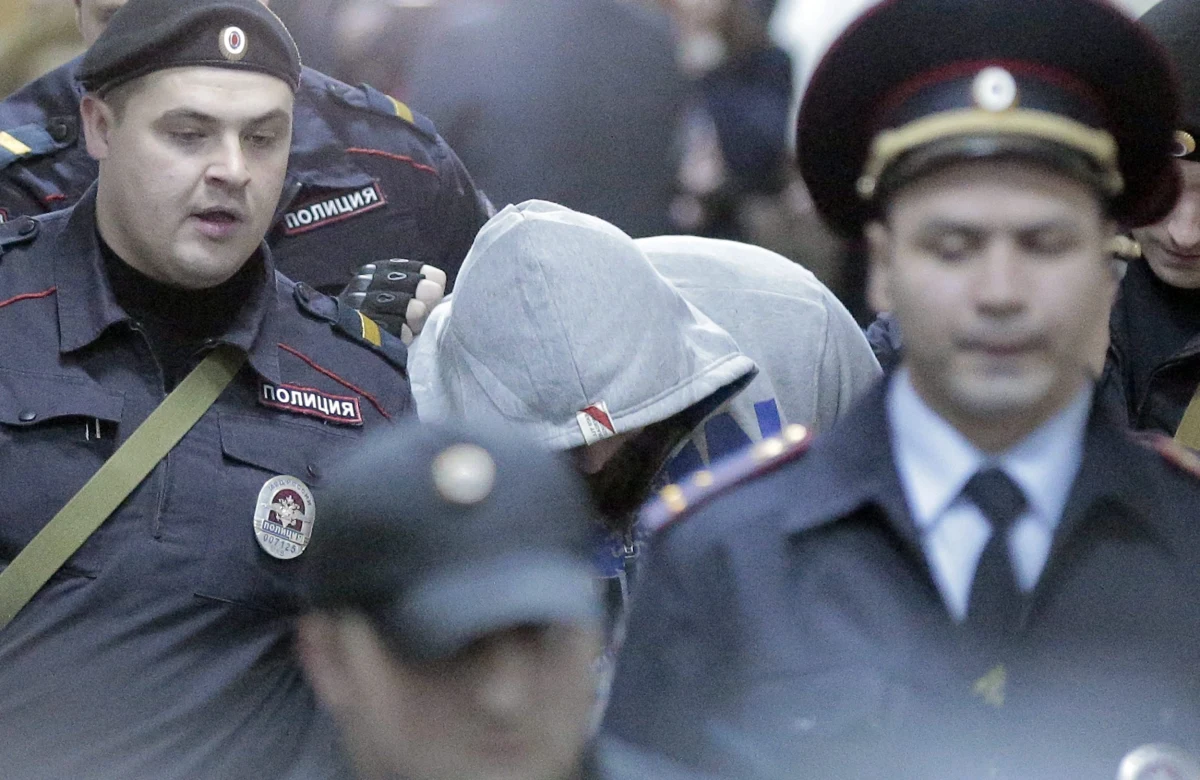 Zabójstwo na zlecenie to - jak poinformował rosyjski Komitet Śledczy (KŚ) - główna wersja zabójstwa Borysa Niemcowa, którą rozpatrują śledczy. Obecnie, jak twierdzi Komitet, trwa poszukiwanie zleceniodawcy i organizatora zabójstwa.      