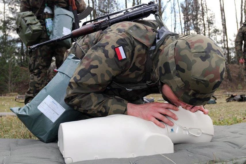 Ćwiczenia żołnierzy rezerwy 5 Pułku Chemicznego w Tarnowskich Górach