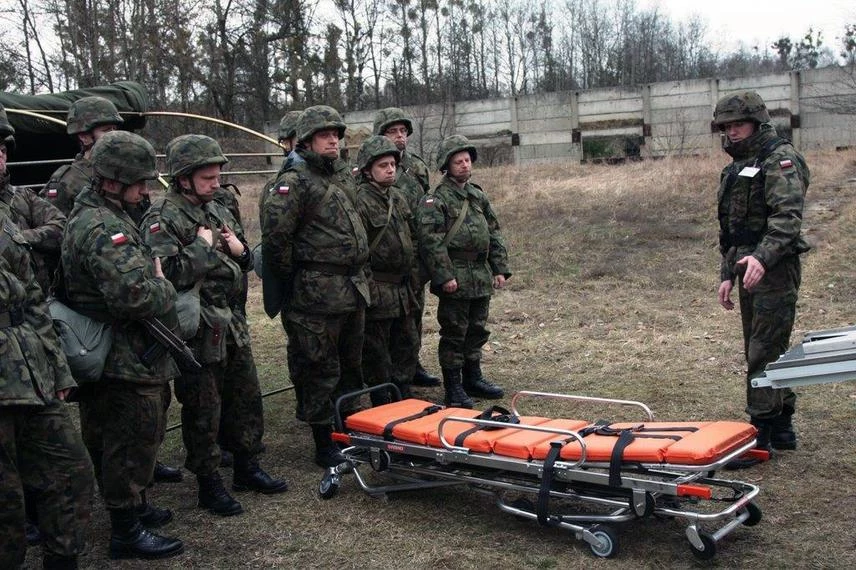 Ćwiczenia żołnierzy rezerwy 5 Pułku Chemicznego w Tarnowskich Górach