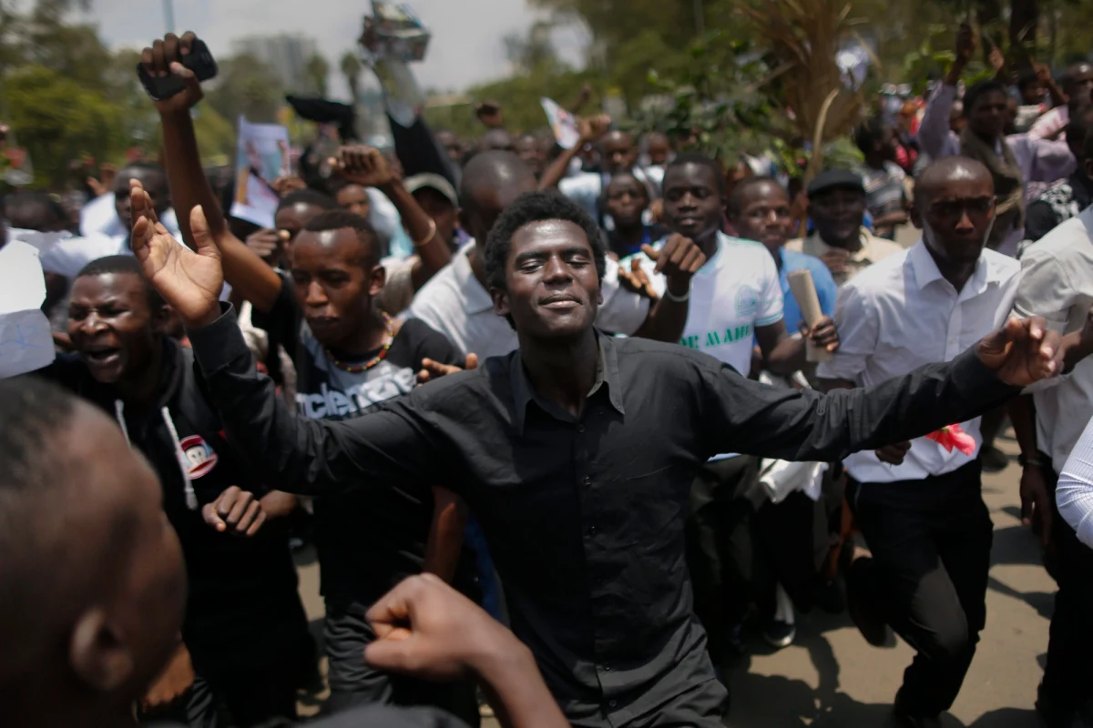 Zatrzymano szóstą osobę podejrzaną o udział w niedawnym ataku Al-Szabab na kampus uniwersytetu w Kenii, w którym zginęło 150 osób. W niedzielę poinformowano o aresztowaniu pięciu innych podejrzanych.