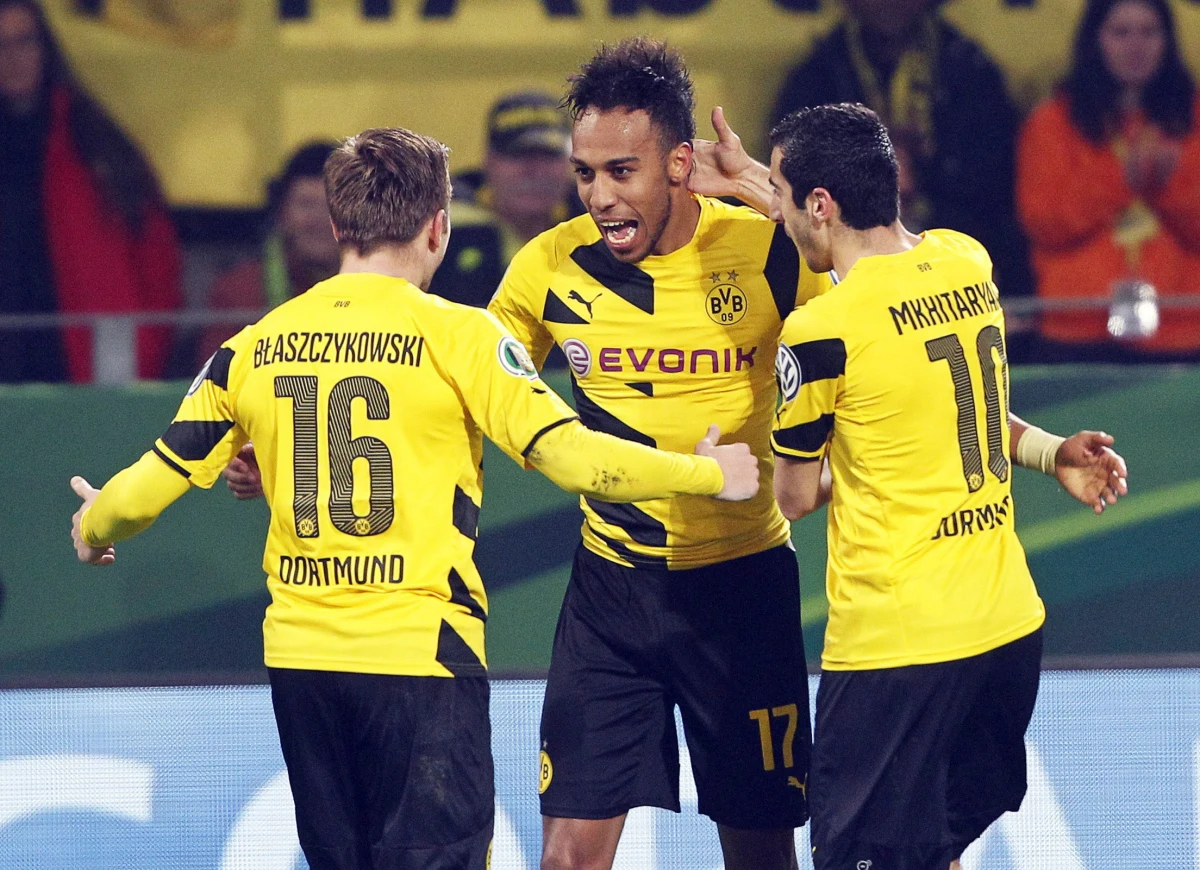 Borussia Dortmund awansowała do półfinału piłkarskiego Pucharu Niemiec po wyeliminowaniu zespołu Hoffenheim. Gospodarze zwyciężyli 3:2 po dogrywce, a przy pierwszej bramce asystował Jakub Błaszczykowski. W ekipie rywali cały mecz rozegrał Eugen Polanski.