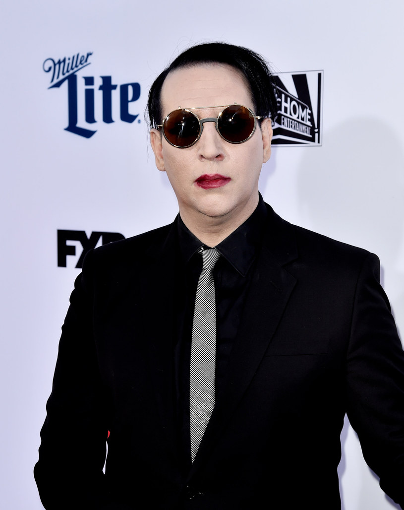 Amerykański wokalista Marilyn Manson dostał w twarz w jednej z restauracji Denny w Kanadzie. 