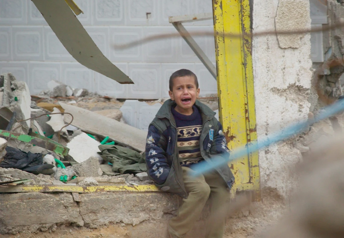 W północnej części półwyspu Synaj na jeden z domów spadł pocisk moździerzowy. Zginęło 11 osób, w tym sześcioro dzieci - poinformowały egipskie źródła bezpieczeństwa.
