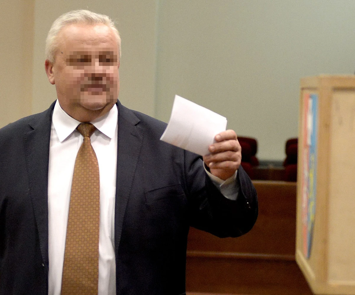 W ciągu dwóch tygodni do sądu ma trafić akt oskarżenia przeciwko byłemu marszałkowi województwa podkarpackiego Mirosławowi K. Lubelska prokuratura apelacyjna zakończyła śledztwo w jego sprawie. Prokuratorzy nie mają wątpliwości, że doszło do korupcji, a także przestępstw seksualnych. 