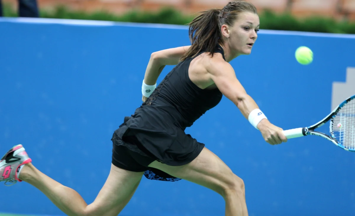 Rozstawiona z numerem pierwszym Agnieszka Radwańska uzupełniła stawkę ćwierćfinalistek tenisowego turnieju WTA na twardych kortach w Katowicach (pula nagród 250 tys. dolarów). Krakowianka pokonała Belgijkę An-Sophie Mestach 6:3, 6:1 co zajęło jej 74 minuty.
