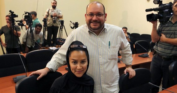 Korespondent "Washington Post" w Teheranie Jason Rezaian, od ponad ośmiu miesięcy przebywający w irańskim więzieniu, został oskarżony o szpiegostwo. 38-latek, który ma podwójne obywatelstwo - USA i Iranu, stanie przed irańskim trybunałem rewolucyjnym.