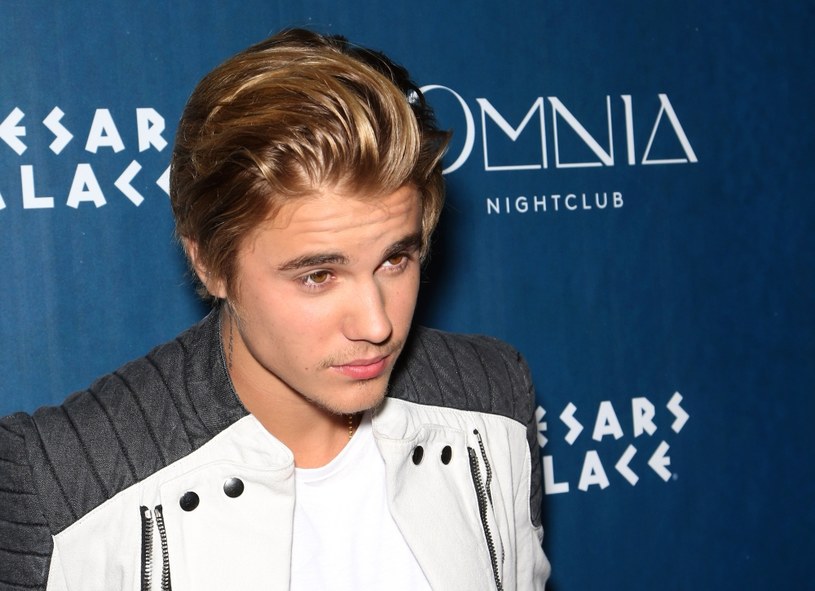 Argentyński wymiar sprawiedliwości upomniał się o Justina Biebera. Kanadyjski piosenkarz będzie ścigany przez Interpol za napaść na dziennikarza. 