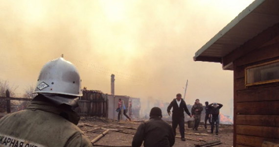Co najmniej 15 osób zginęło, a ponad 600 zostało rannych w pożarach, które przez dwa dni szalały w Chakasji, republice w południowo-zachodniej Syberii - poinformowało republikańskie ministerstwo zdrowia. Pożar najprawdopodobniej został wywołany przez wypalanie traw przez rolników.