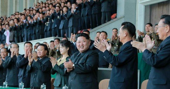 Kim Dzong Un pokazał żonę. Pierwsza Dama Korei północnej wzięła udział w uroczystościach związanych z rocznicą urodzin założyciela komunistycznego państwa Kim Ir Sena.