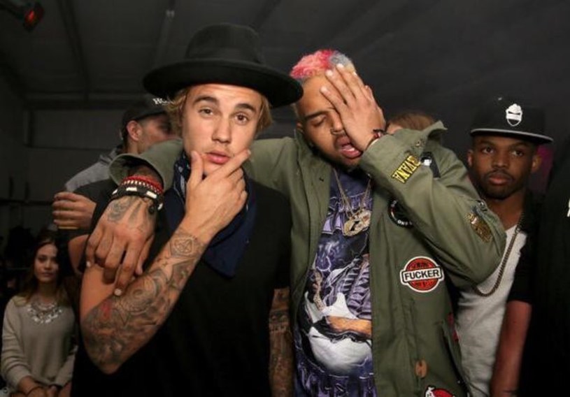 Kanadyjski gwiazdor Justin Bieber grozi pozwem za upokorzenie, jakie spotkało go podczas festiwalu Coachella w Kalifornii.