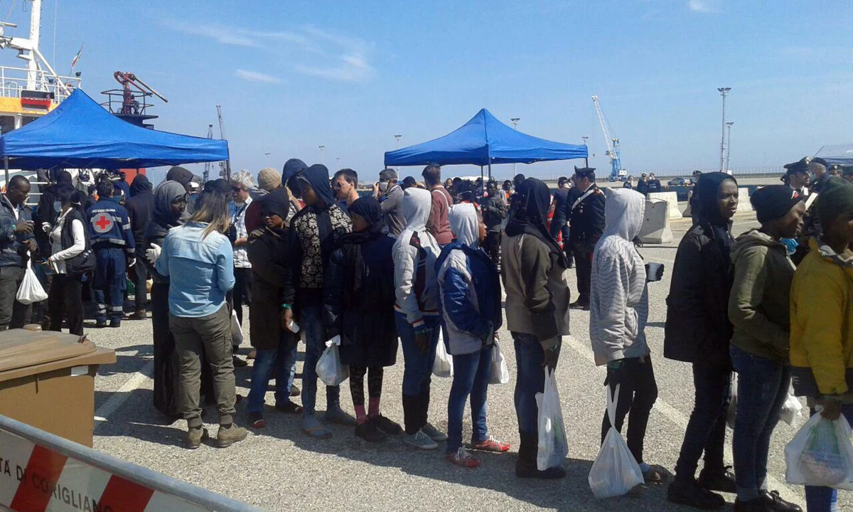 Polska może zostać zmuszona do przyjmowania wyznaczonych przez Brukselę imigrantów z krajów afrykańskich. Komisja Europejska przedstawi w połowie mają nową strategię w tej sprawie. 