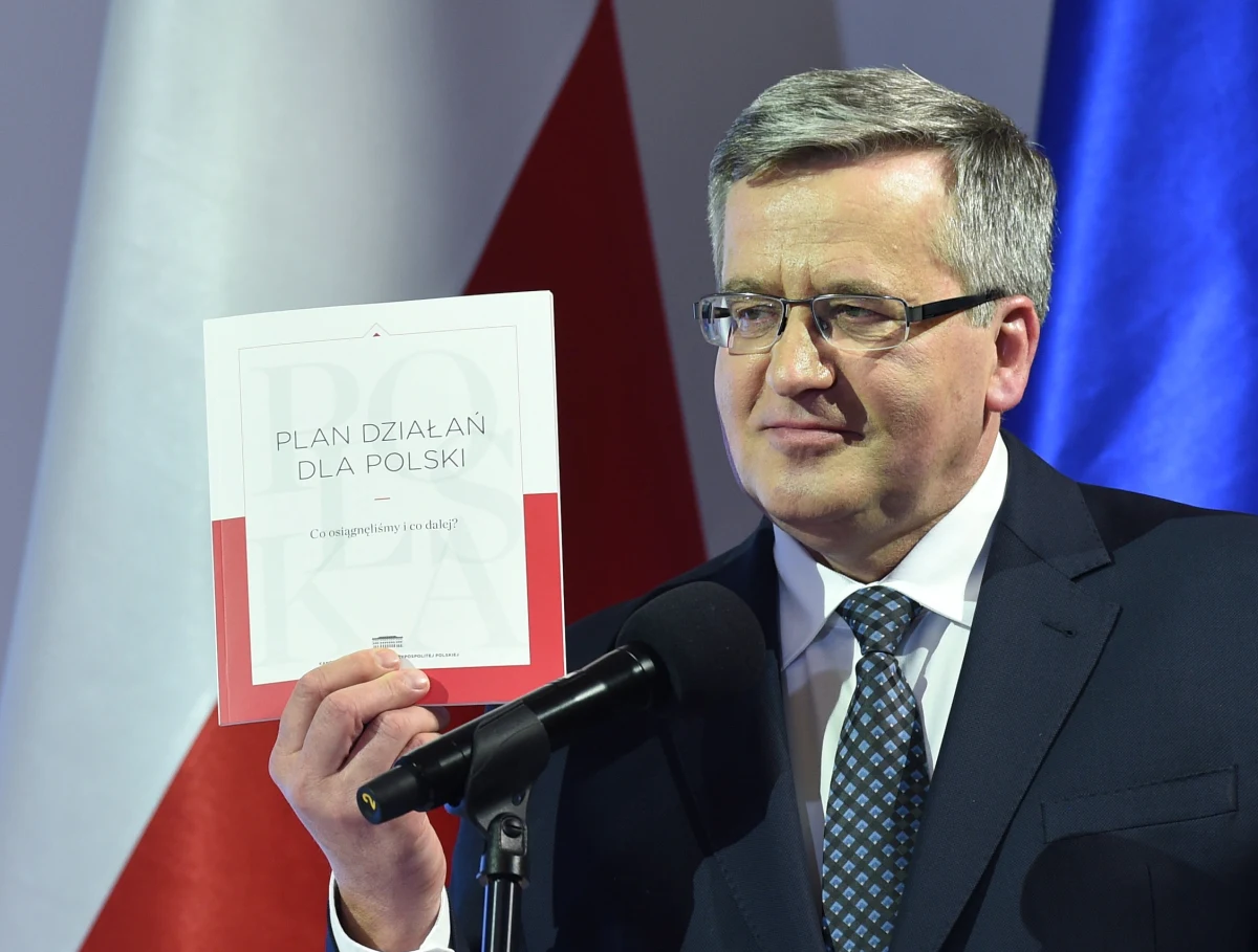 "​Rodzina i bezpieczeństwo" - pod takim hasłem Bronisław Komorowski podsumował 5 lat swojej prezydentury. "Nie układy i układziki, a konkretne działania i wierność konstytucji były podstawą tej kadencji" - mówił prezydent do zebranych w sali kolumnowej Pałacu Prezydenckiego.