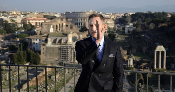 Brytyjski aktor Daniel Craig, odtwórca głównej roli w filmach o Jamesie Bondzie, został pierwszym w ONZ rzecznikiem ds. eliminacji min i zagrożeń związanych z eksplozją materiałów wybuchowych. Będzie wspierał w ten sposób służby ONZ ds. likwidacji min (UNMAS).