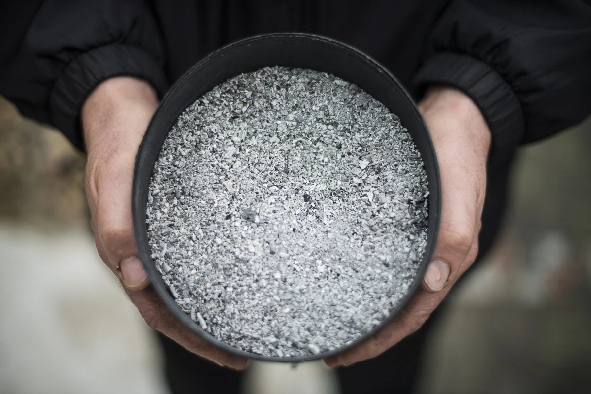 Prokuratura Okręgowa w Katowicach ma zająć się sprawą spalarni zwłok w Bytomiu. Taką decyzję podjął tamtejszy prokurator apelacyjny. Chodzi o ewentualne bezczeszczenie zwłok i ludzkich prochów w czasie kremacji.