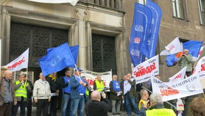 Kraków: Protest hutników obronie miejsc pracy 