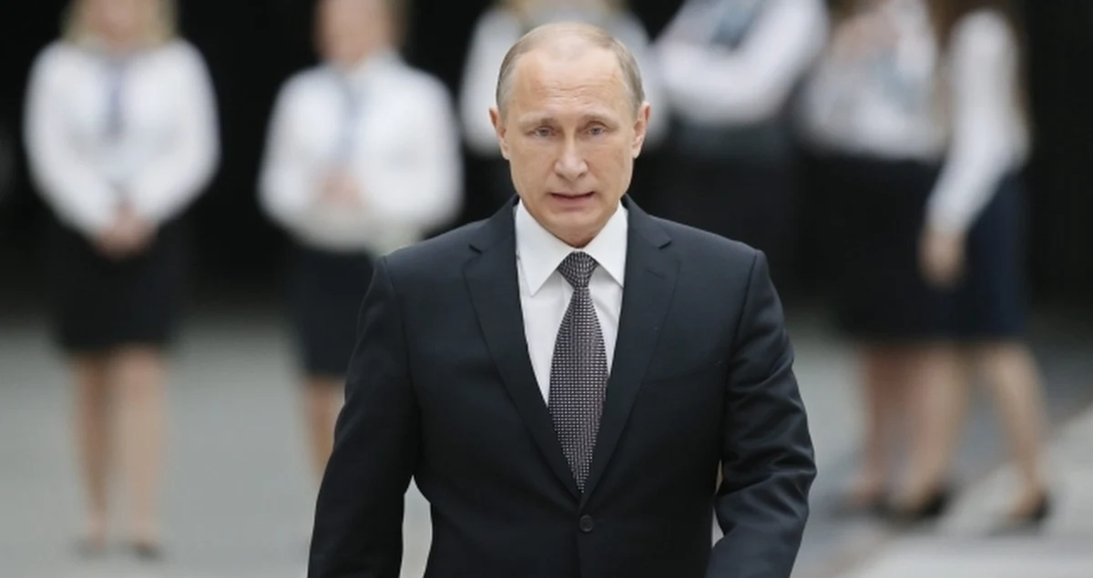 Prezydent Rosji Władimir Putin oświadczył, że zachodnie sankcje wobec Rosji nie mają bezpośredniego związku z kryzysem na Ukrainie. Zaprzeczył, by prezydent Ukrainy proponował mu przejęcie Donbasu. Zapewnił też, że na Ukrainie nie ma rosyjskich wojsk. 