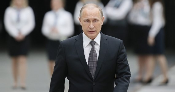 Prezydent Rosji Władimir Putin oświadczył, że zachodnie sankcje wobec Rosji nie mają bezpośredniego związku z kryzysem na Ukrainie. Zaprzeczył, by prezydent Ukrainy proponował mu przejęcie Donbasu. Zapewnił też, że na Ukrainie nie ma rosyjskich wojsk. 