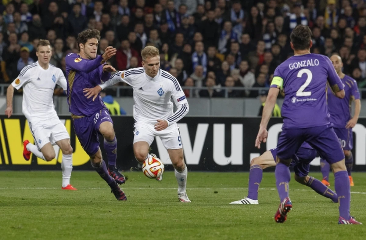 Sevilla z Grzegorzem Krychowiakiem w wyjściowym składzie wygrała u siebie z Zenitem St. Petersburg 2:1 w pierwszym meczu ćwierćfinałowym piłkarskiej Ligi Europejskiej. Dynamo Kijów Łukasza Teodorczyka zremisowało z Fiorentiną 1:1. 